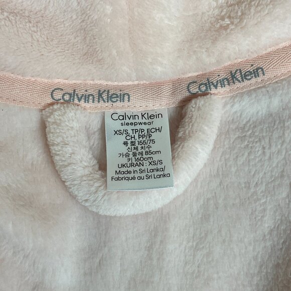 Calvin Klein Sleepweer Pink Plush Night Robe Women XS Quiet Luxury Comfort NWT - Picture 7 of 10